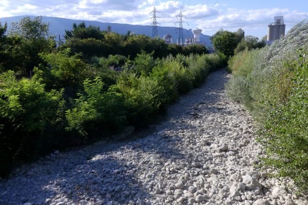 Hyères à sec au nord de Chambéry (sécheresse juillet 2022) - Florian Pépellin | CC-BY-SA 4.0